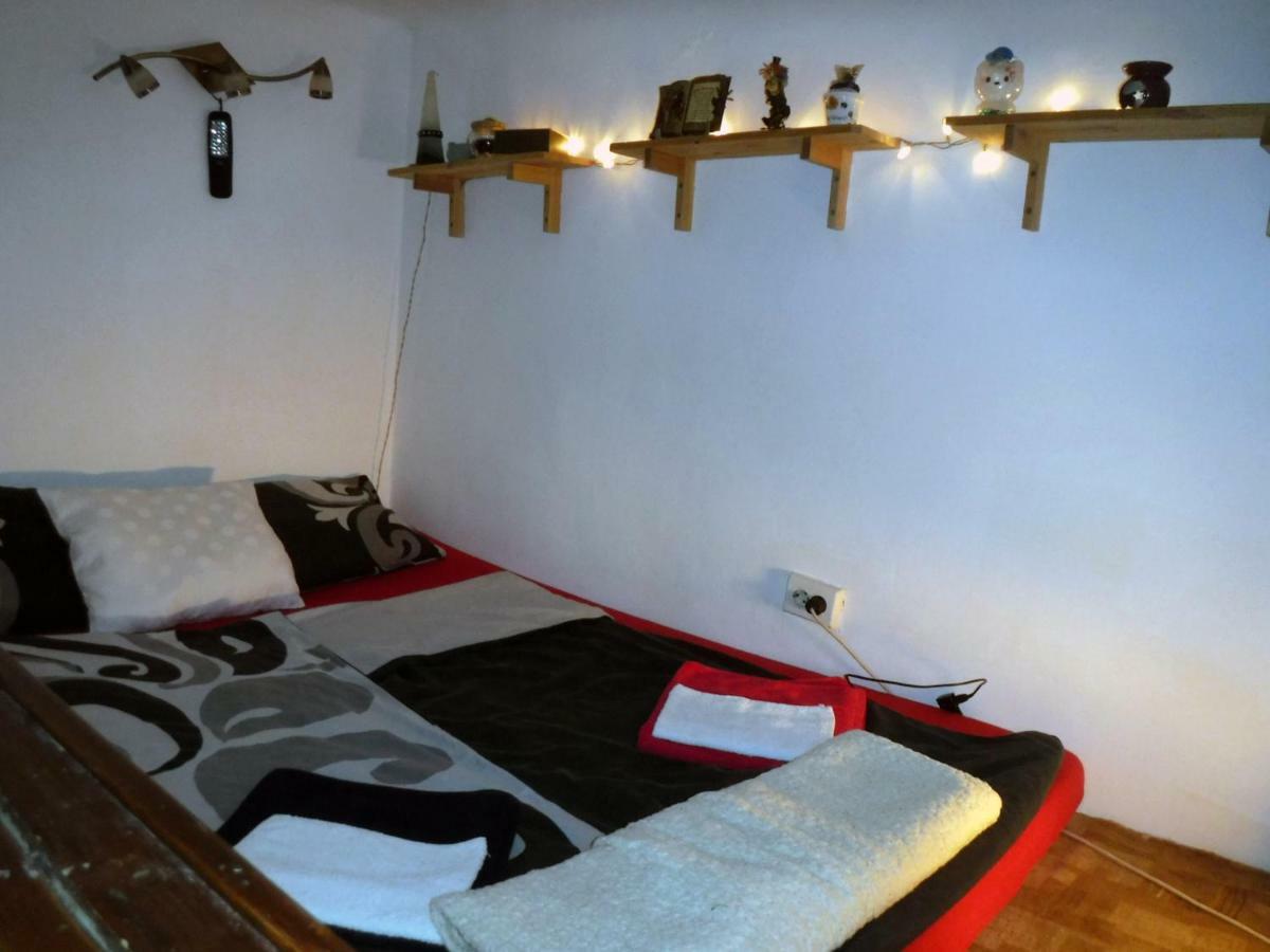 Apartment 3B Voeroesmarty Utca