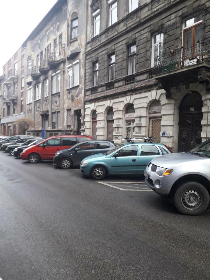 Apartment 3B Voeroesmarty Utca Budapest