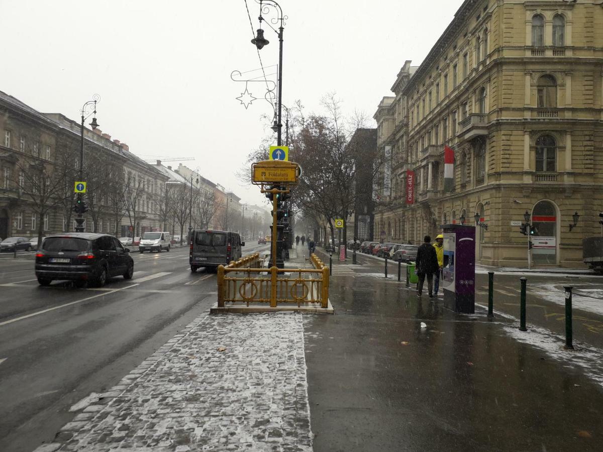 3B Voeroesmarty Utca Apartment *