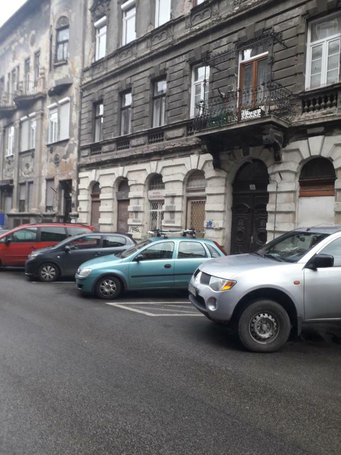 3B Voeroesmarty Utca *